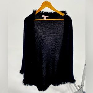 Elegant Black Cashmere Shawl with Exquisite Trim - Timeless Luxury!
